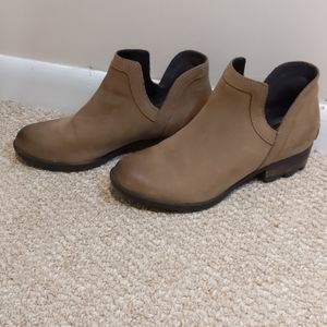 Sorel Lolla Cutout Booties